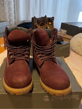 Timberland Burgundy Leather Work Boots with Tan Soles